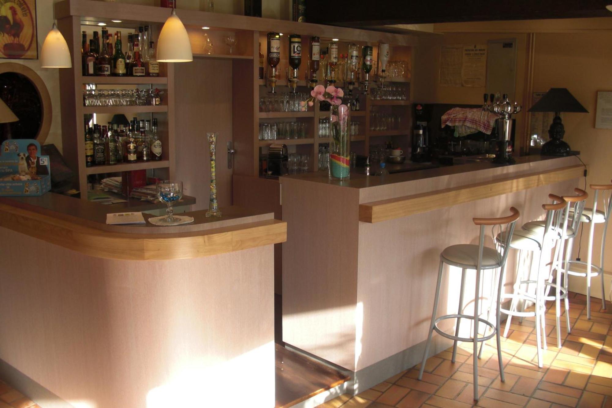 罗杰斯法国酒店 罗什舒瓦尔 外观 照片